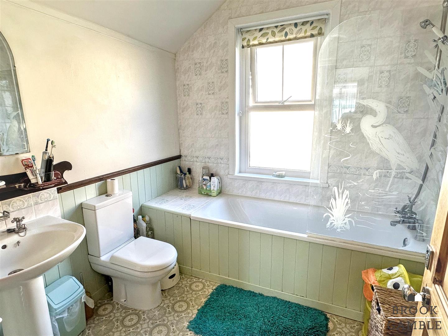 2 Bedroom House - Mid Terrace. Lower Road in Eastbourne, East Sussex 12